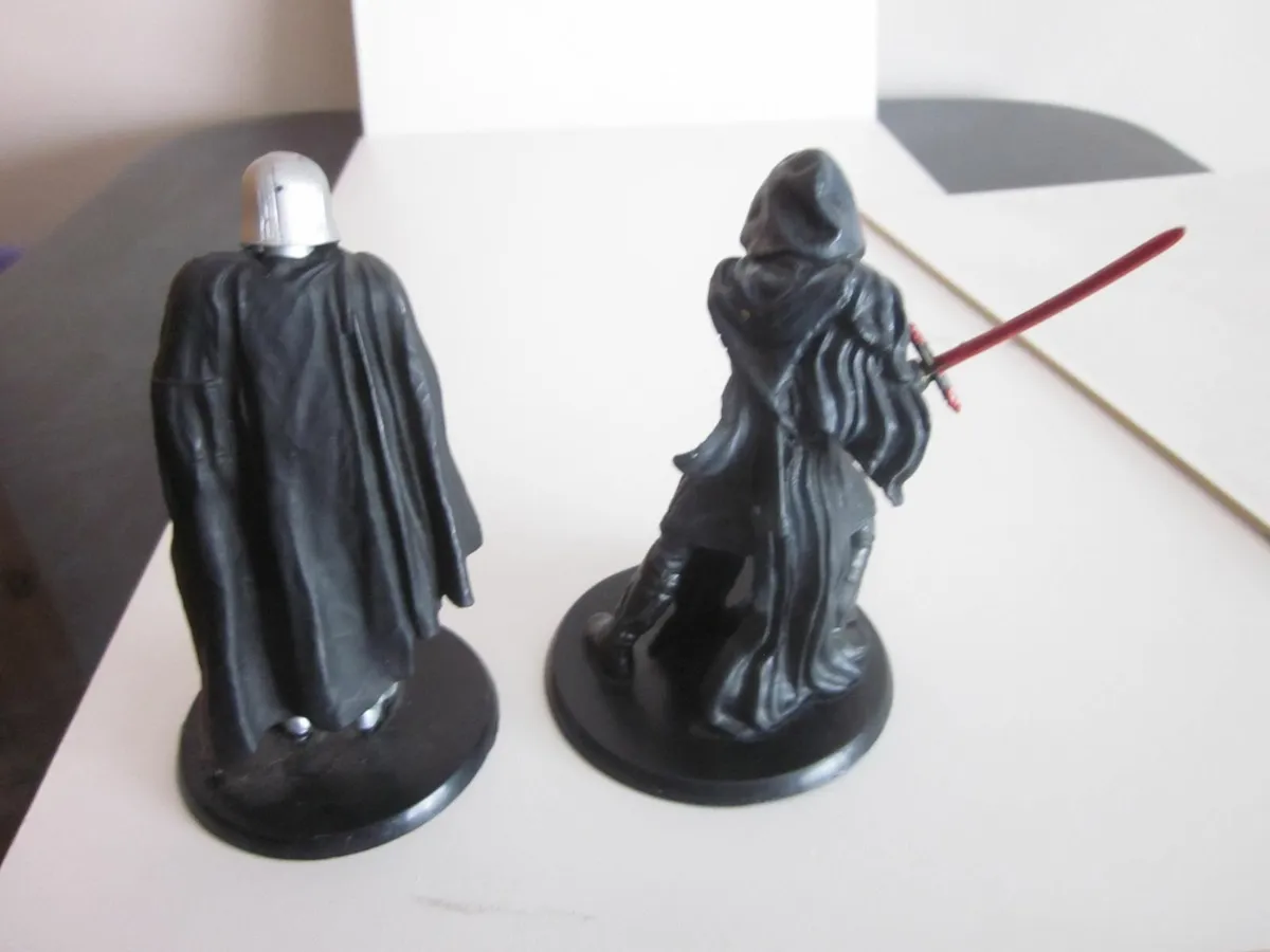 Star Wars Kylon Ren & Captain Phasma Figs - Image 3