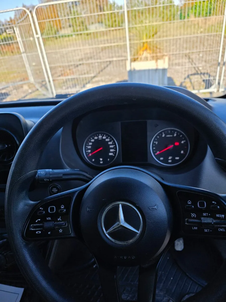 Mercedes-Benz Sprinter 2019 - Image 3