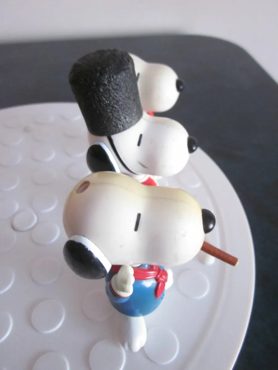 Mc Donald's Happy Meal Toys Snoopy Toy World Tour - Image 2