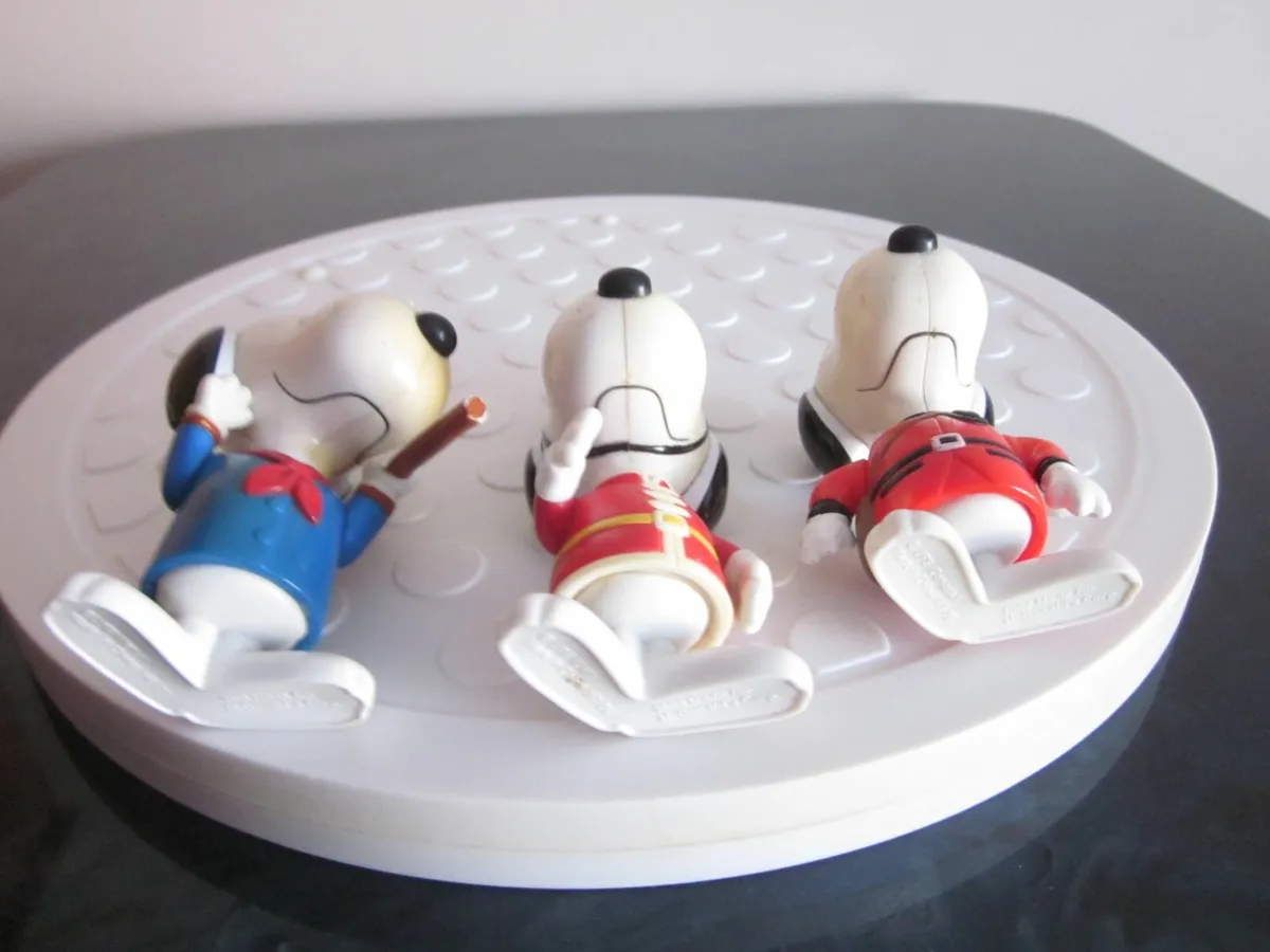 Mc Donald's Happy Meal Toys Snoopy Toy World Tour - Image 3