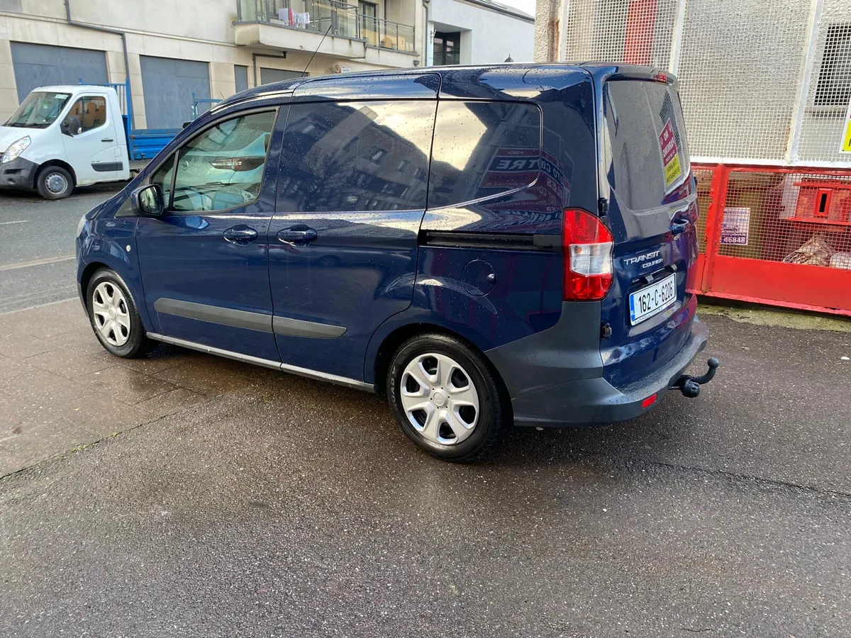 Ford Transit Courier 2016 - Image 3
