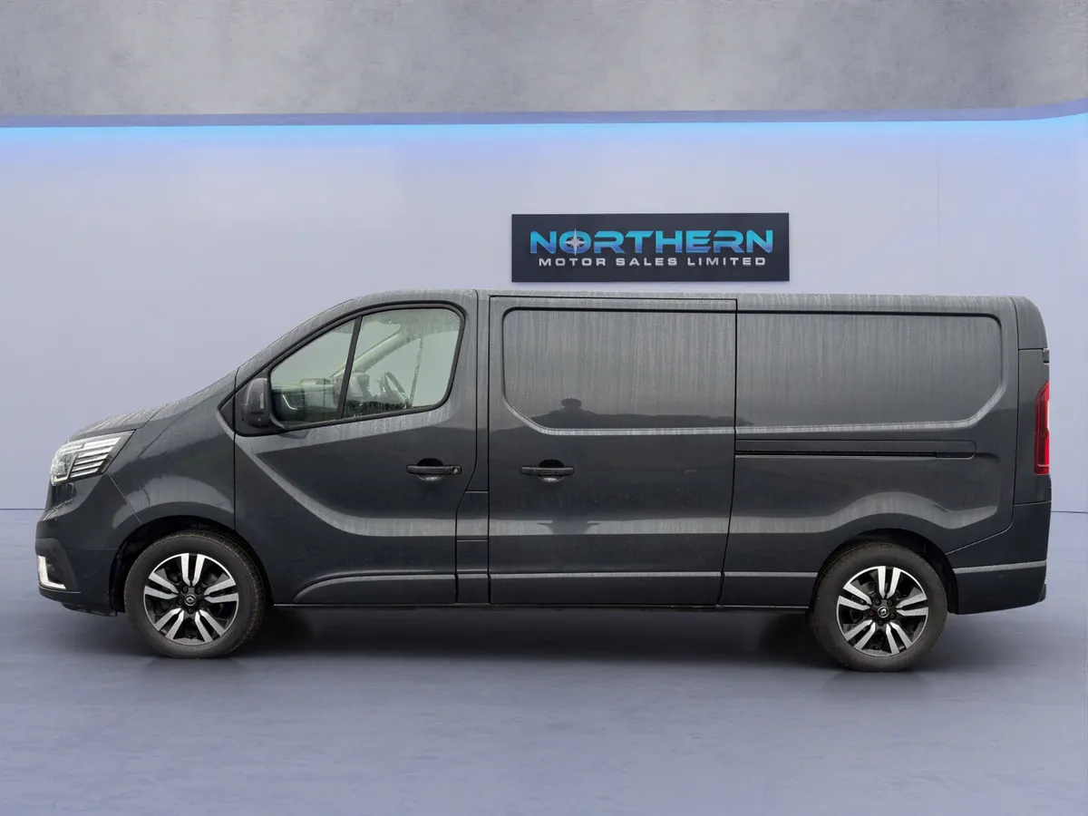 2022 Renault Trafic Sport+ 2.0 170BHP LWB Auto - Image 4