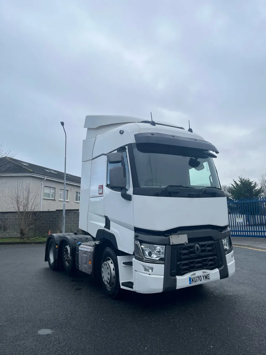 Renault truck - Image 1