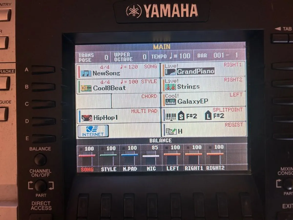 Yamaha PSR 3000 Keyboard - Image 3