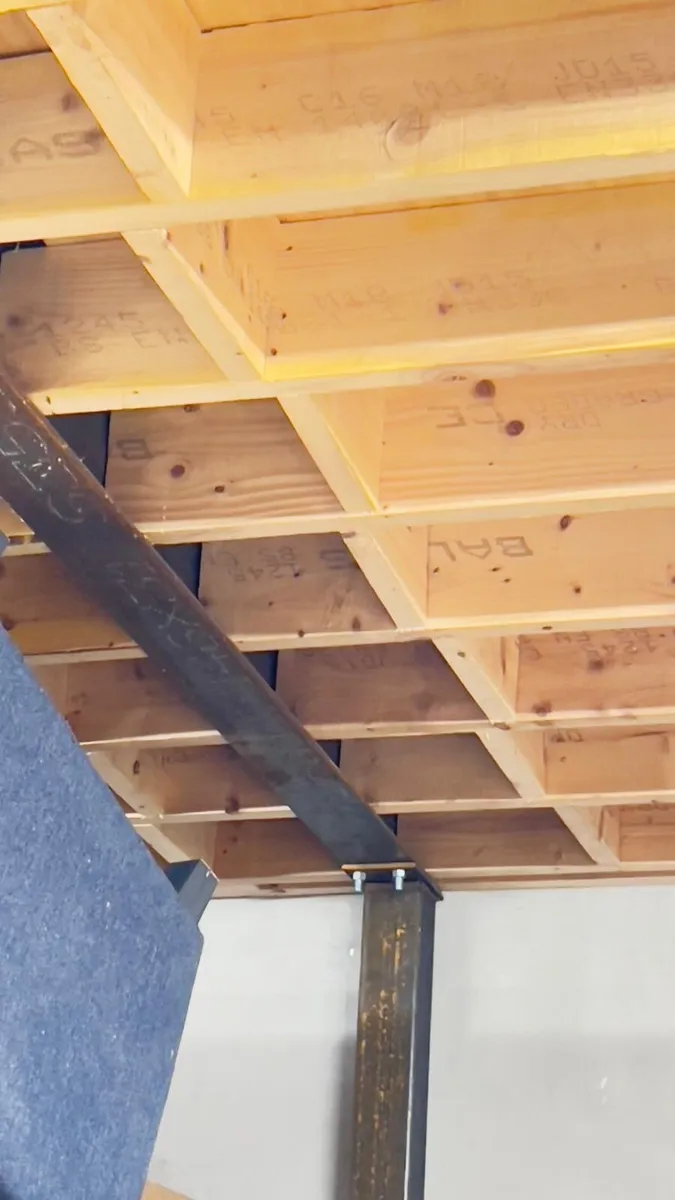 Mezzanine flooring and supporting steel - Image 1