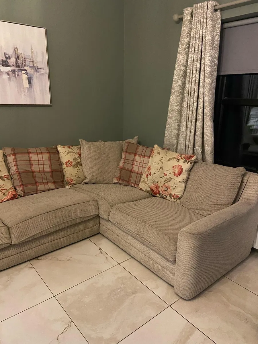 Corner sofa - Image 1