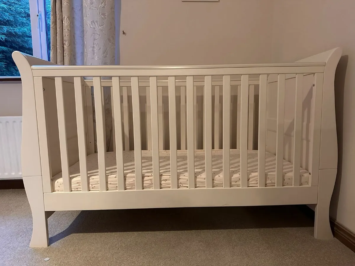 Mamas and papas  cot - Image 2