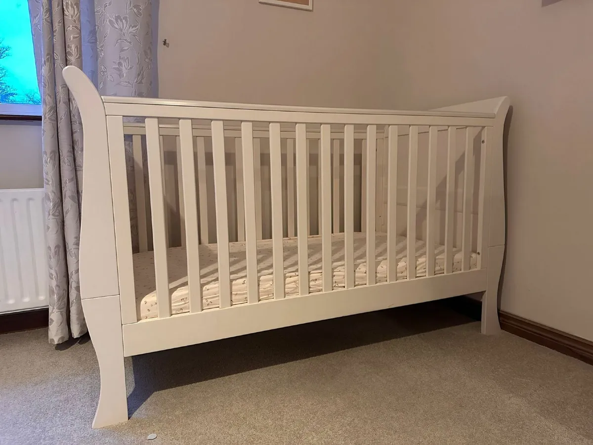 Mamas and papas  cot - Image 3