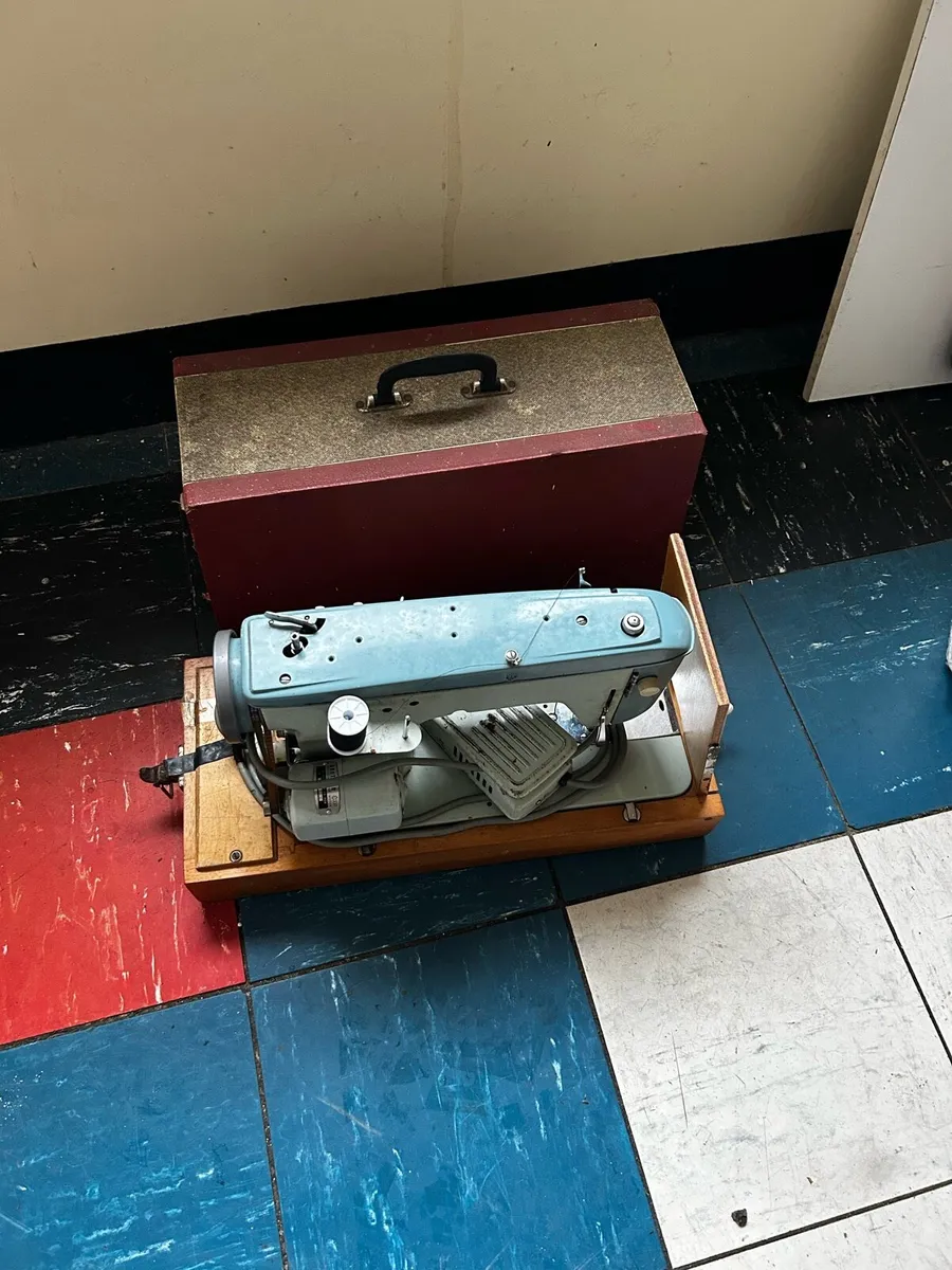Type writer and sewing machine - Image 2