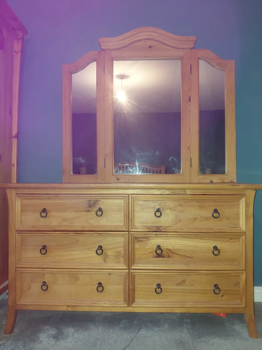 Bedroom  furniture set - Image 2