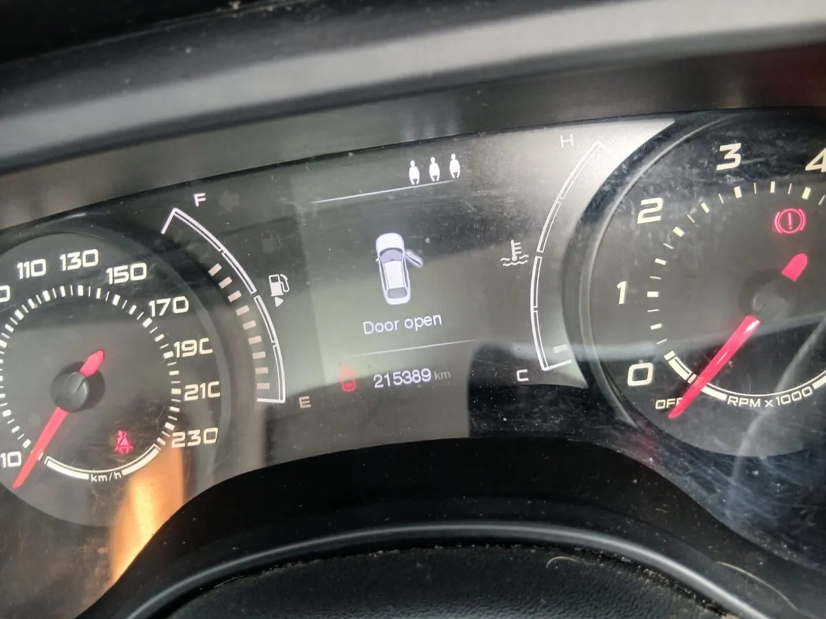 2017 fiat tipo - Image 2