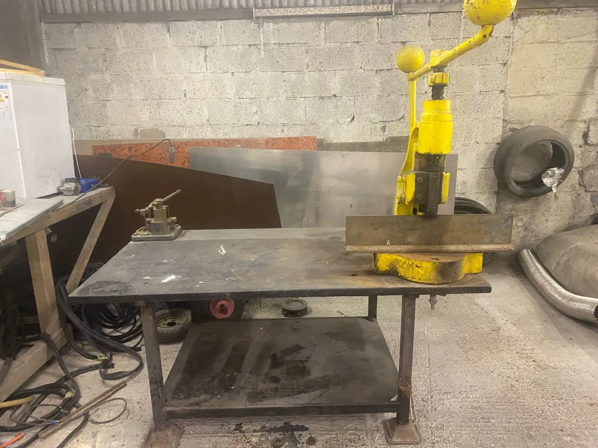 Steel work bench - Image 3