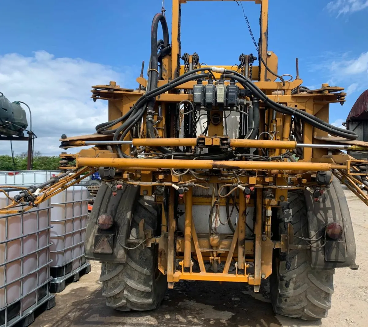 Knight Eu 3000 24m sprayer - Image 1