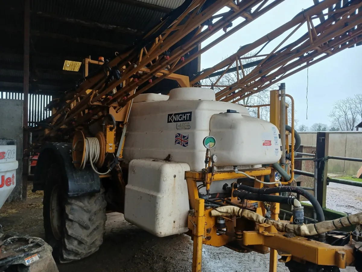 Knight Eu 3000 24m sprayer - Image 2
