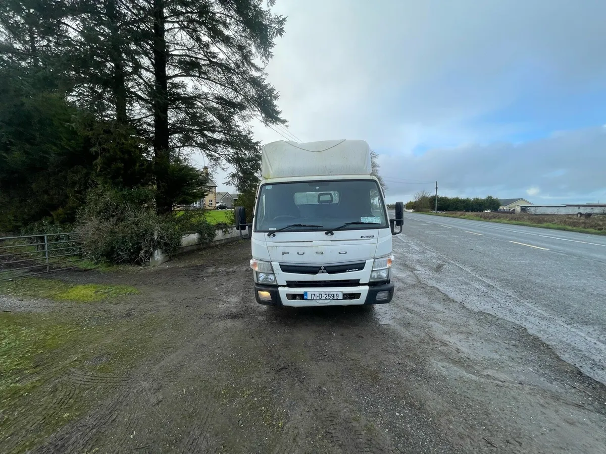 2017 Mitsubishi canter - Image 1