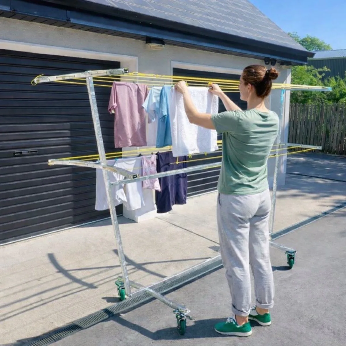Mobile clothes lines - Image 1
