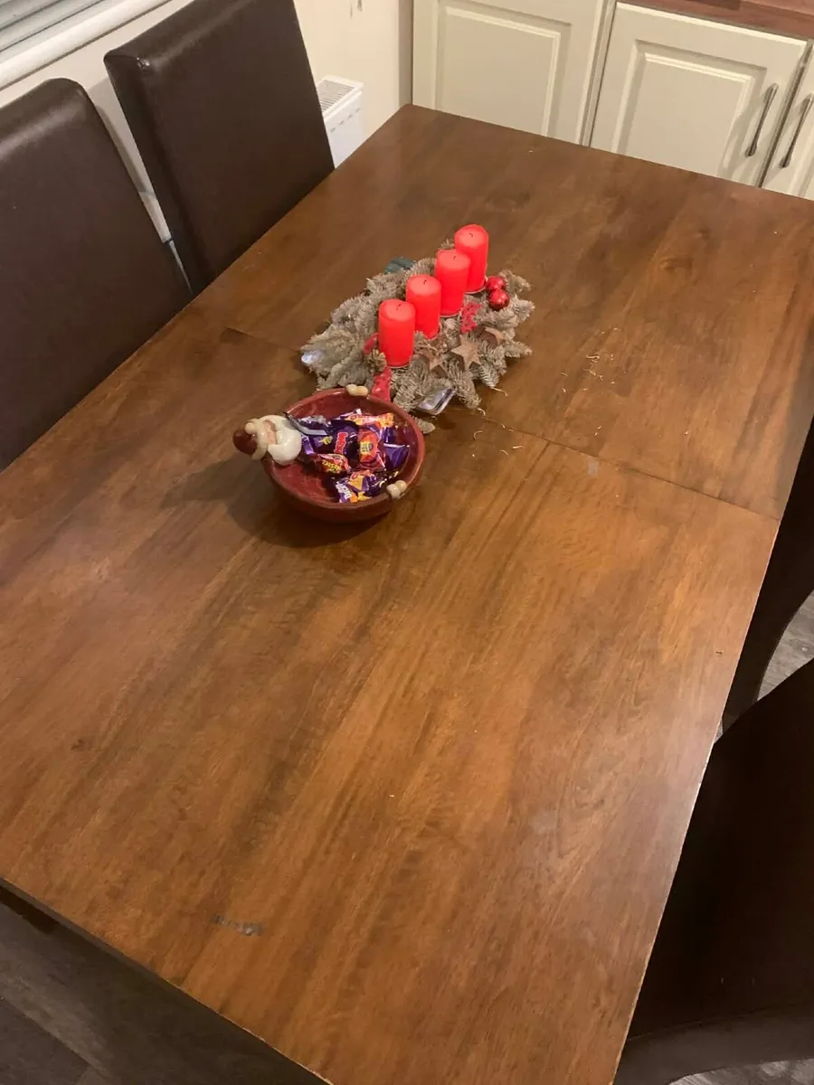 Table and chair - Image 2