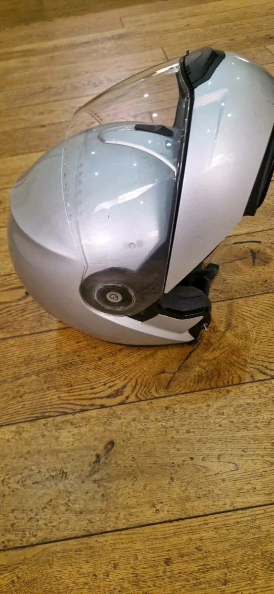 Motorcycle  helmet - Image 4