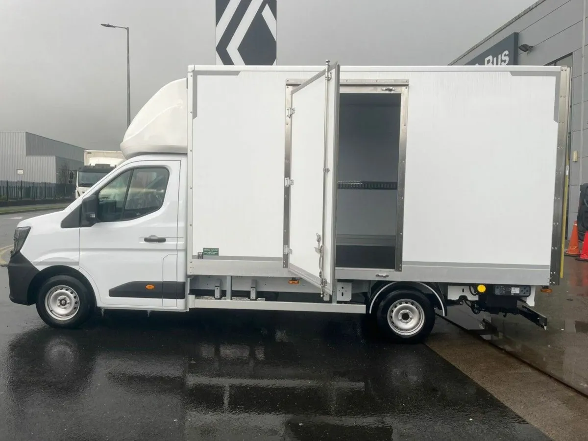 Renault Master Renault Master Luton Box Body with - Image 3