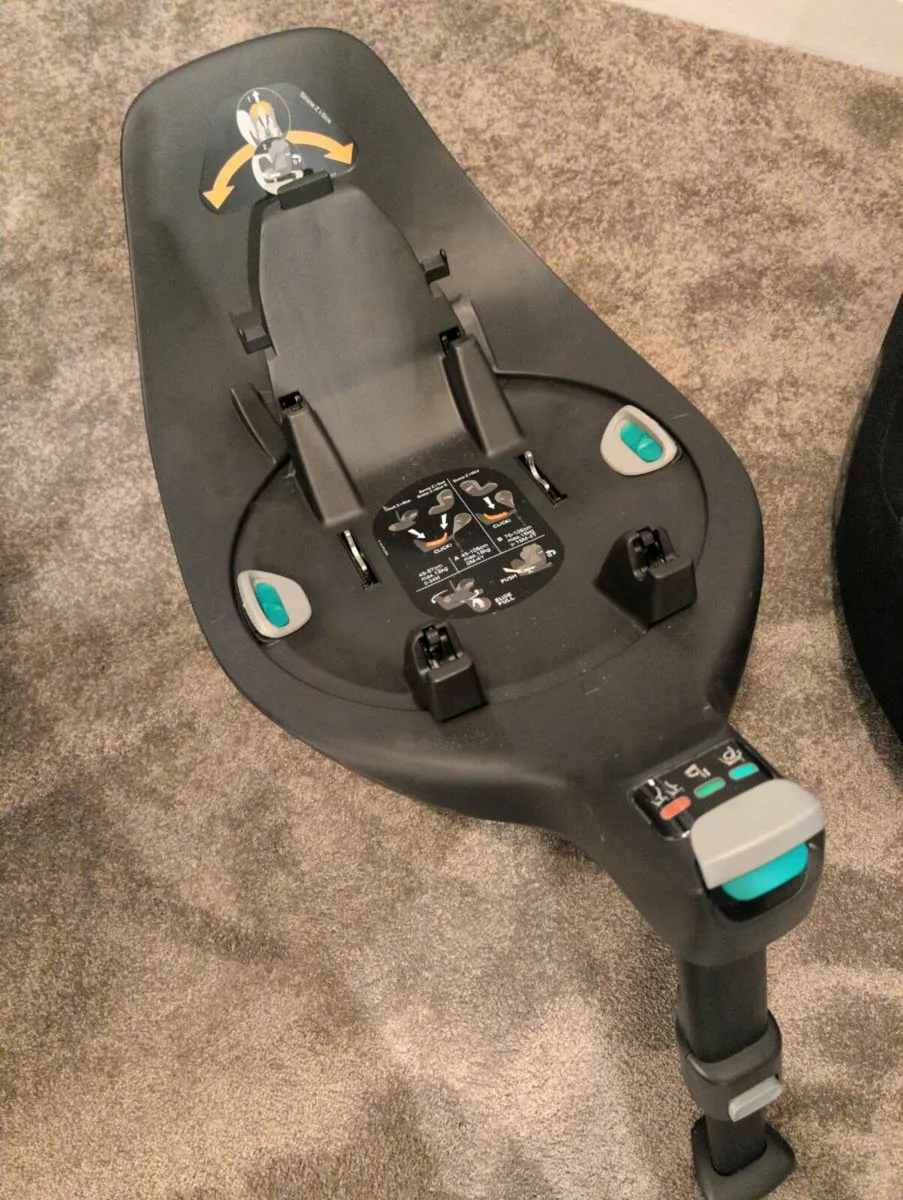 Cybex Sirona Z2 Car Seat and Base - Image 3