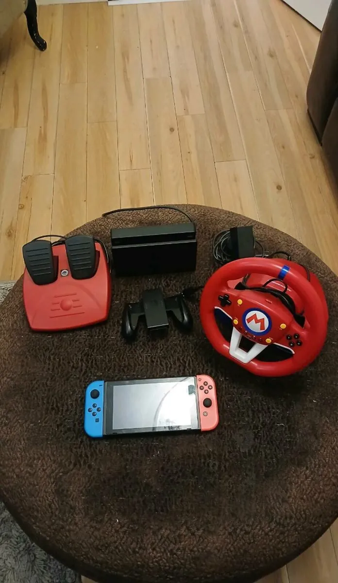 Nintendo swotch bundle - Image 1