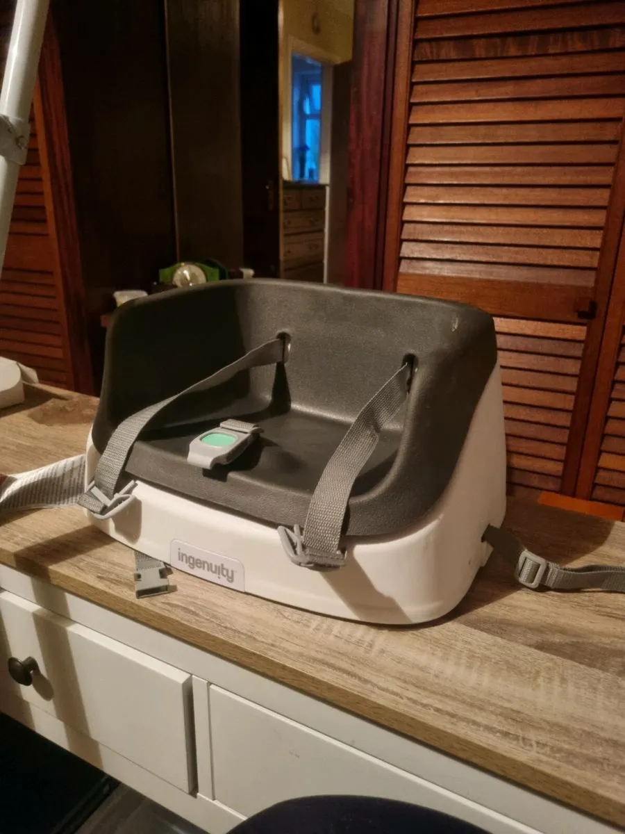 Booster seat - Image 1