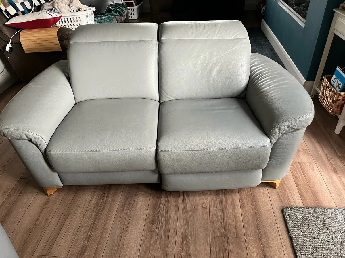 Italian grey leather suite electric - Image 2