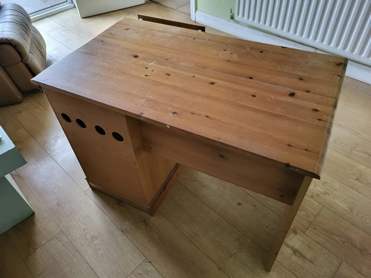 Small desk with chair - Image 3