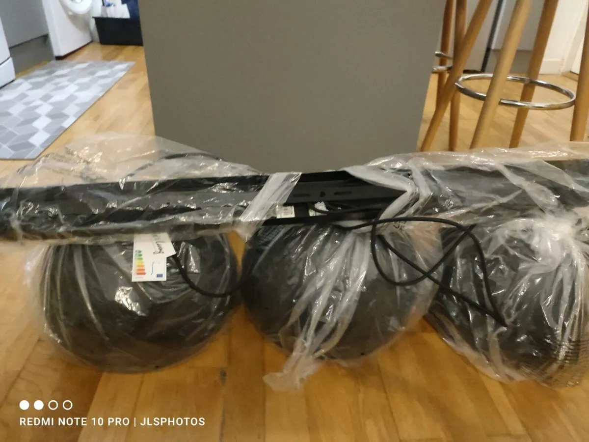 Ceiling lights 
Light of Living - Image 2