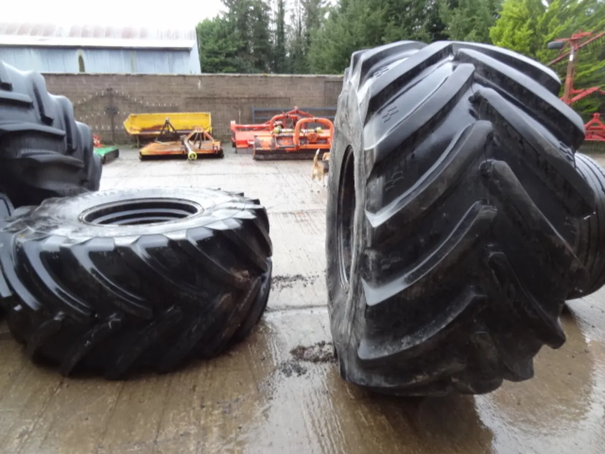 Pair Alliance 750/65R26 Floatations - Image 4