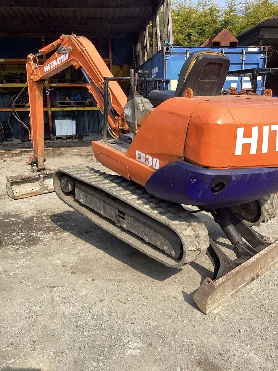 Mini digger 3 ton hitachi - Image 3