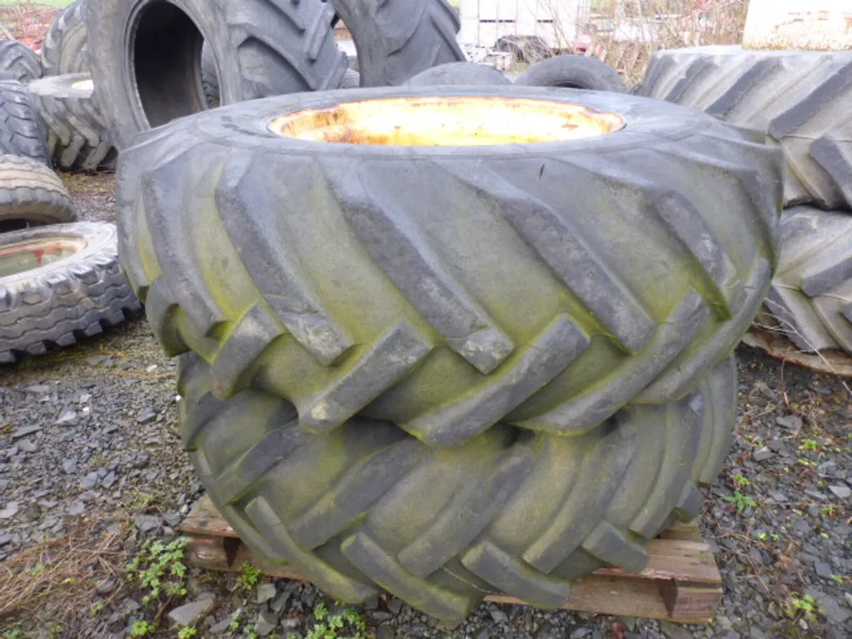 Pair 8 Stud Wheels 16.9/14R28 - Image 1