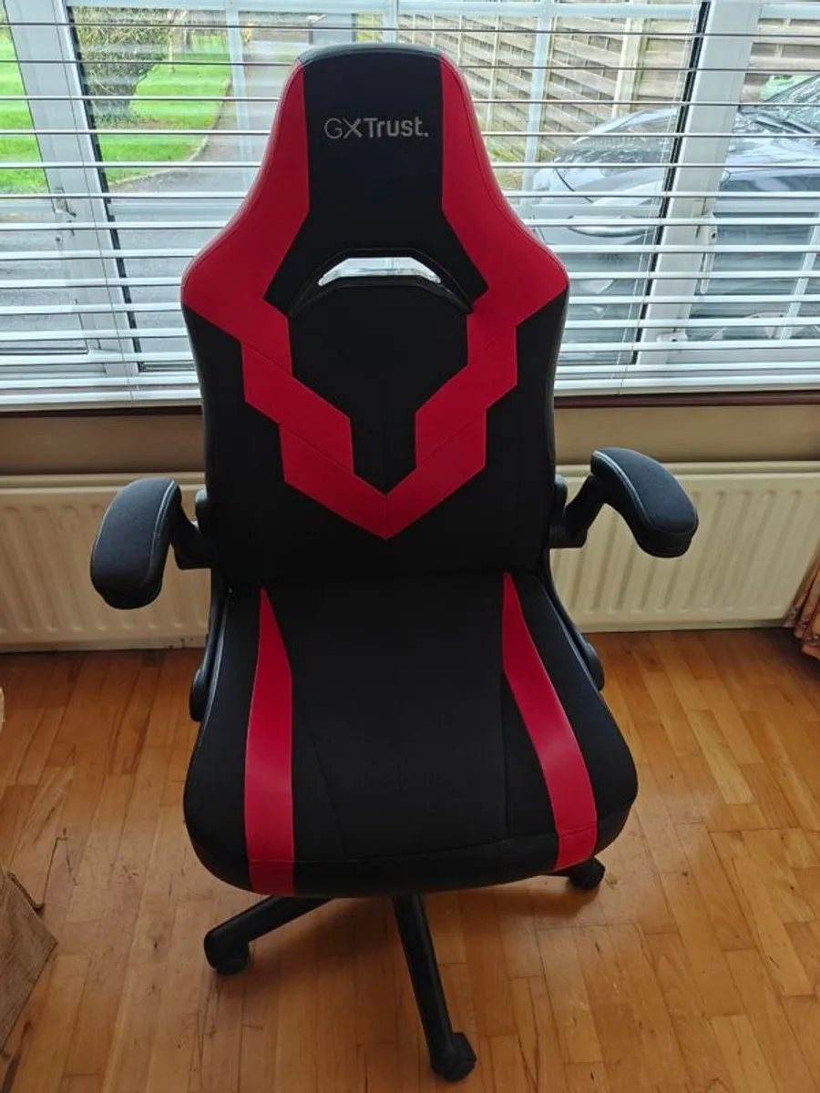 Gaming Chair Like New - Image 1