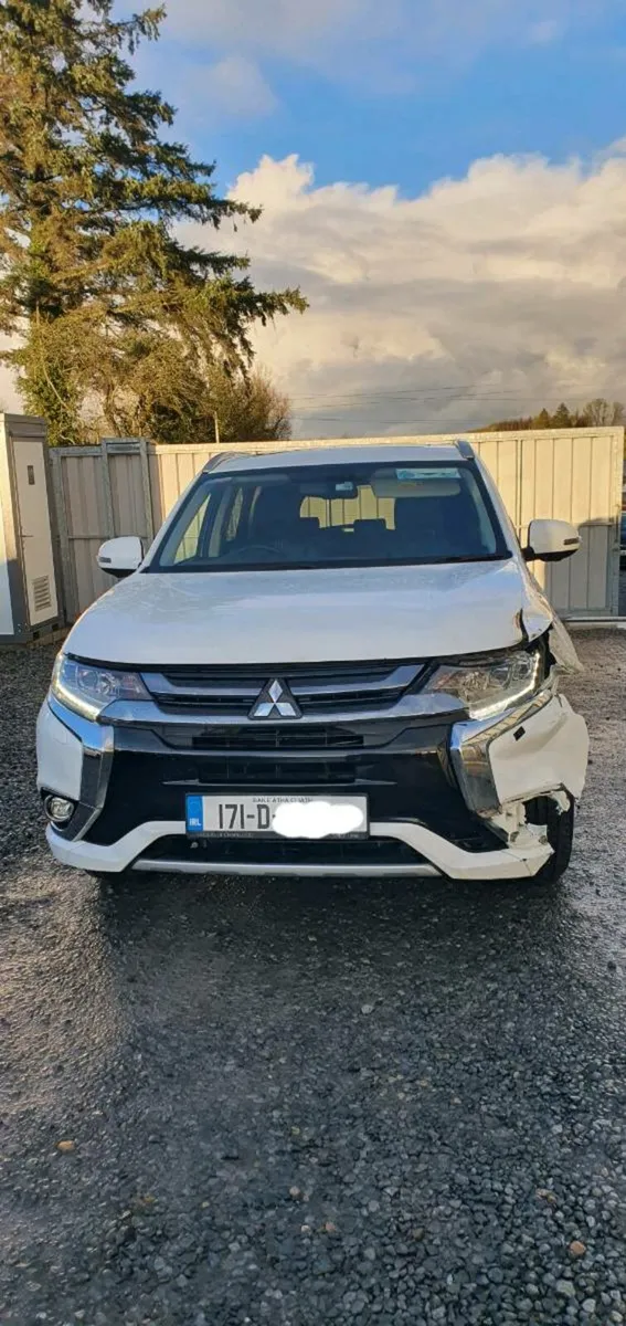 171 MITSUBISHI OUTLANDER PHEV - Image 3