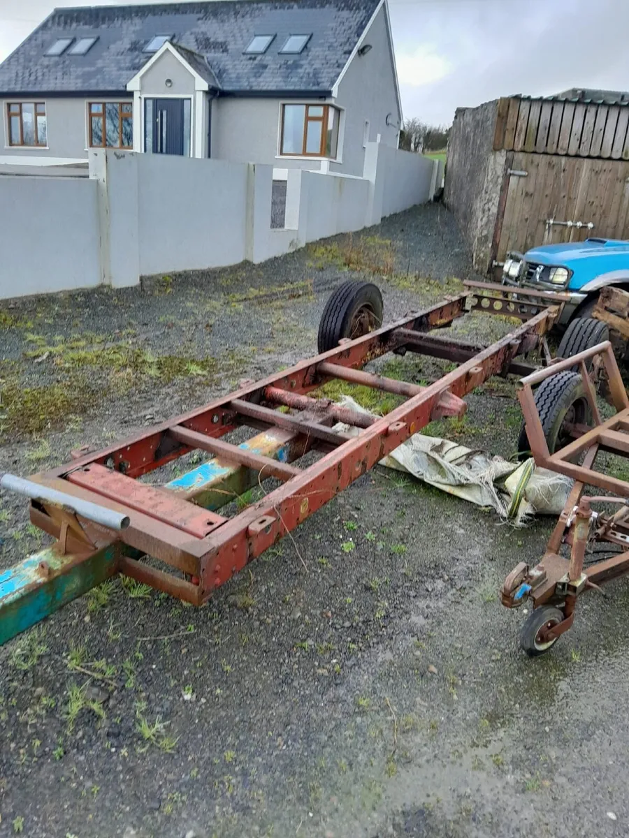 4 bale transporter - Image 1