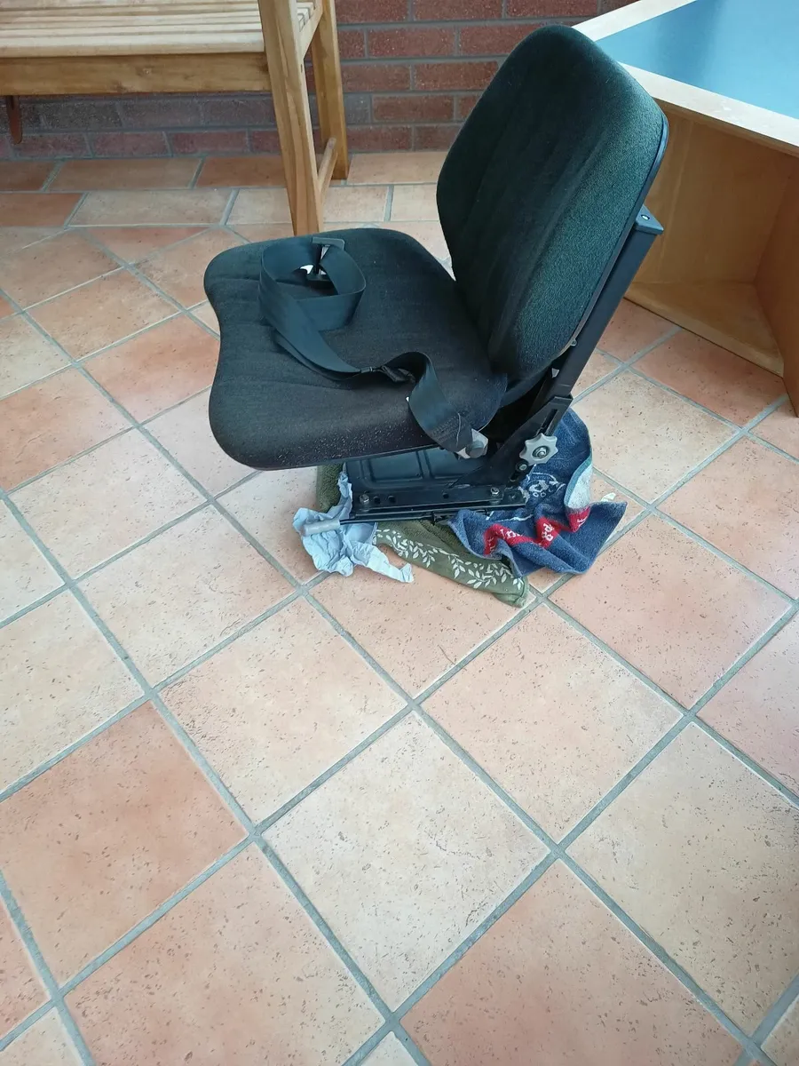 Tractor Seat - Image 4
