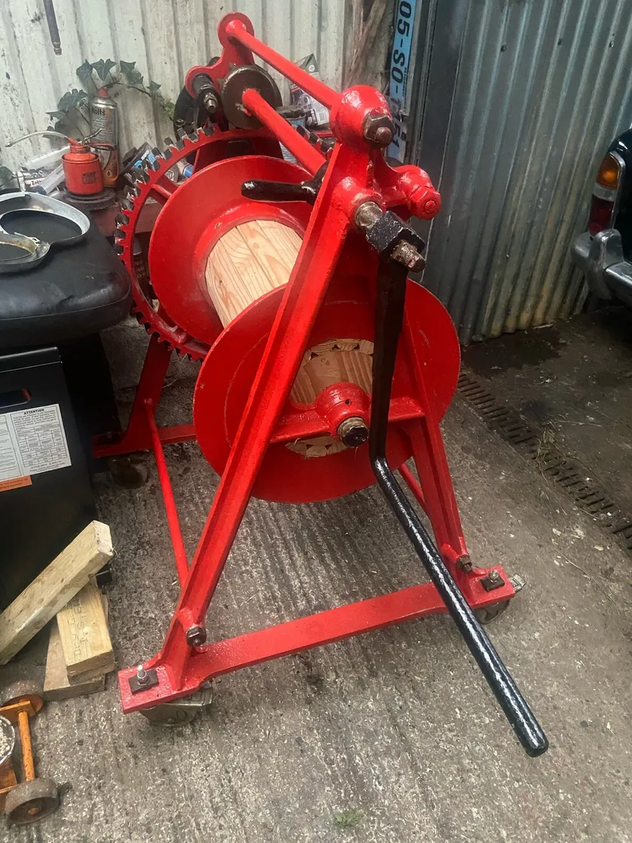 Antique Winch - Image 2