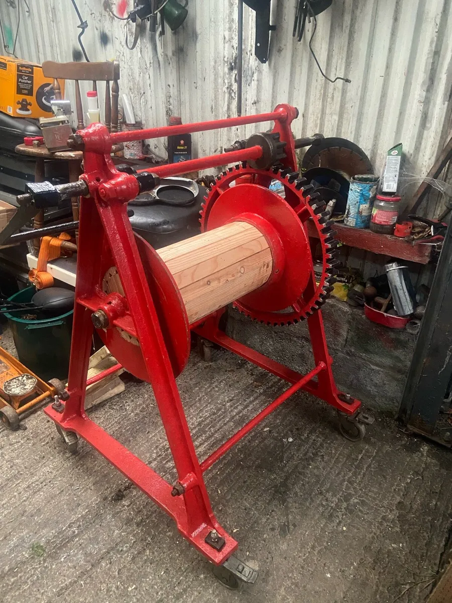 Antique Winch - Image 3