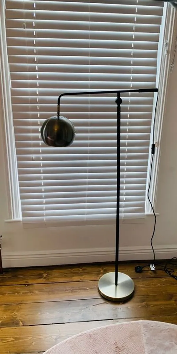 Copper and black floor lamp - Image 3