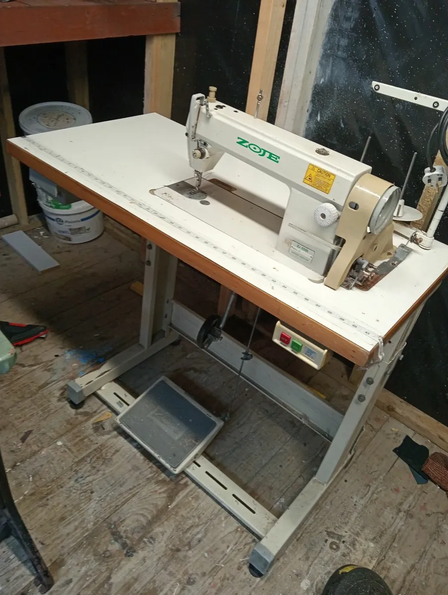 Sewing machine - Image 2
