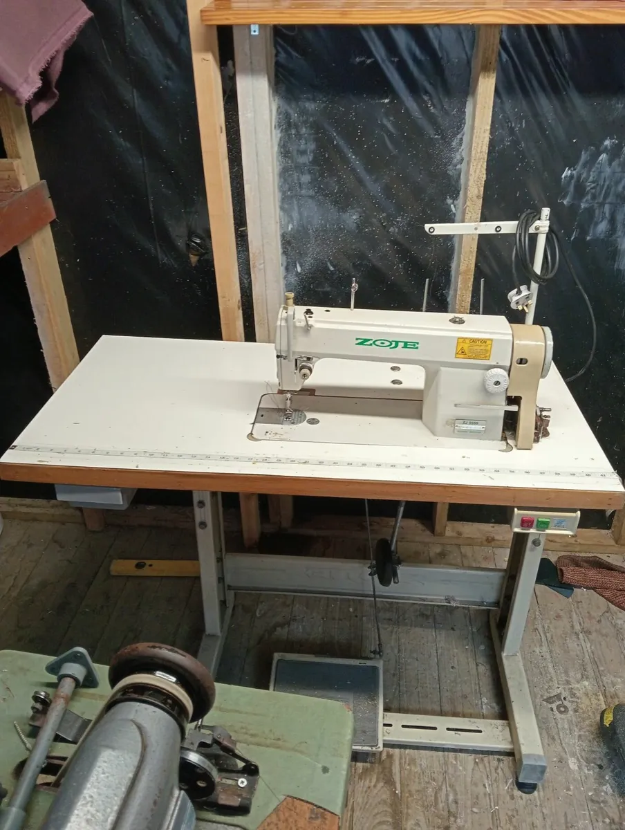 Sewing machine - Image 4