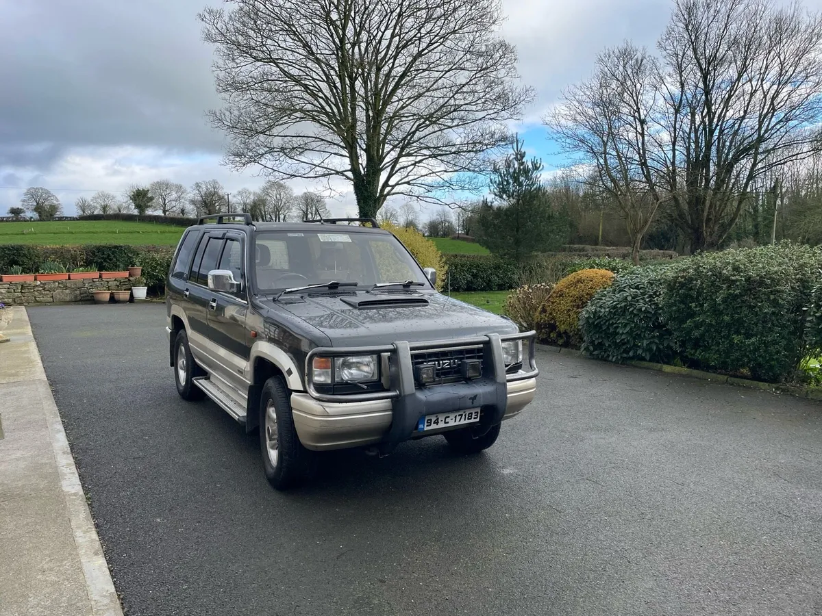 Isuzu Trooper - Image 1