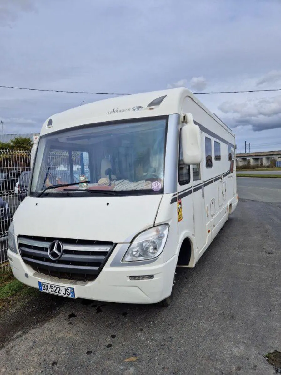 2011 La voyageur platinum rx 8 Mercedes Automatic - Image 1