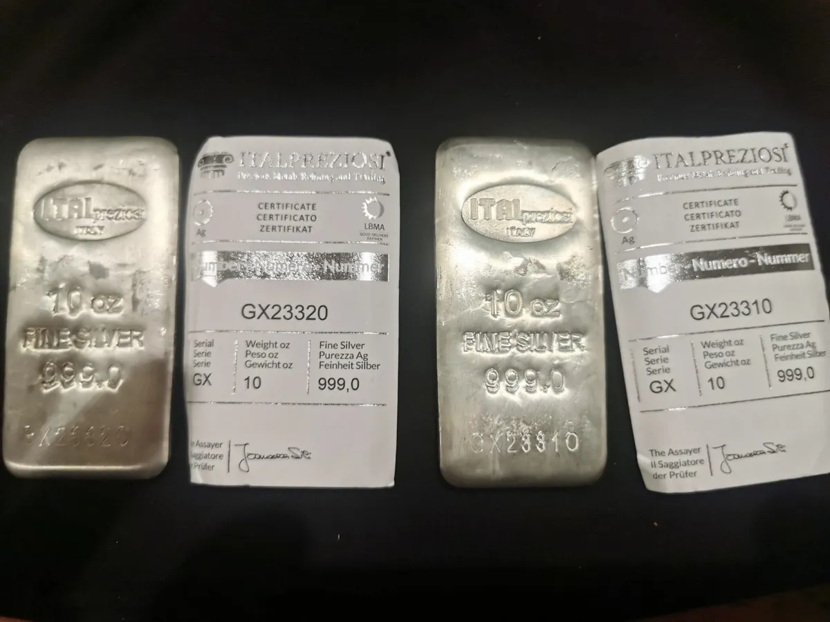 2 x 10 oz silver bars with certificates. - Image 1