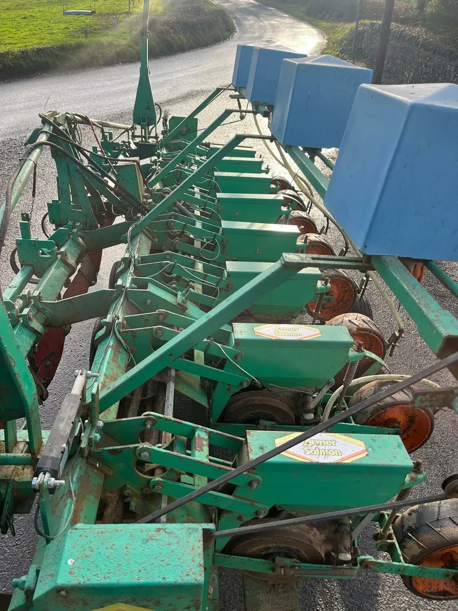 Armer salmon 8 row beet seeder - Image 2