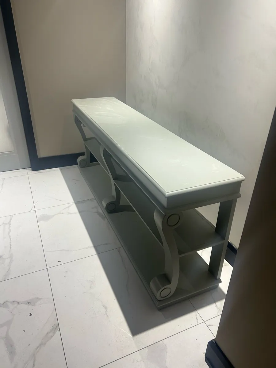 Console Table - Image 3