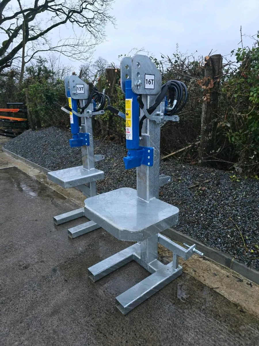 13 ton & 16 ton sullivans log splitters - Image 1