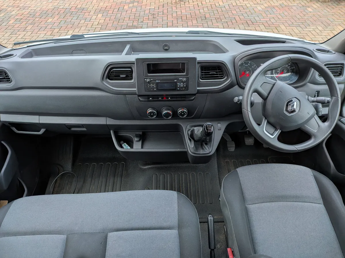 2020 Renault Master Camper / Welfare Van - Image 3