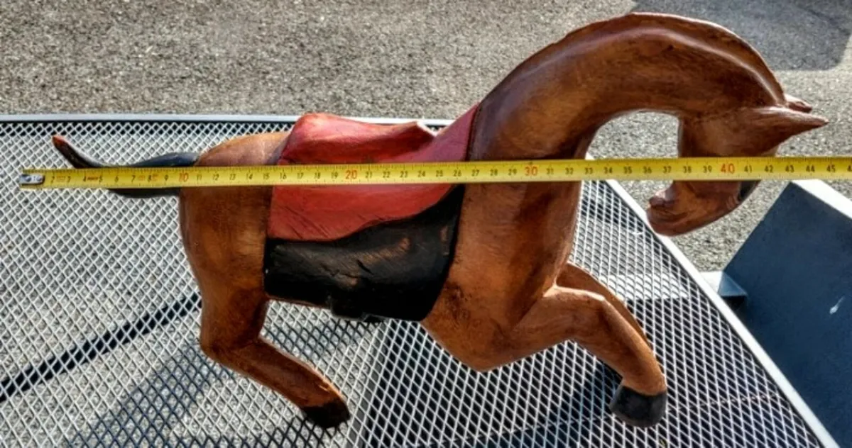 Large single block carved vintage horse - Image 3