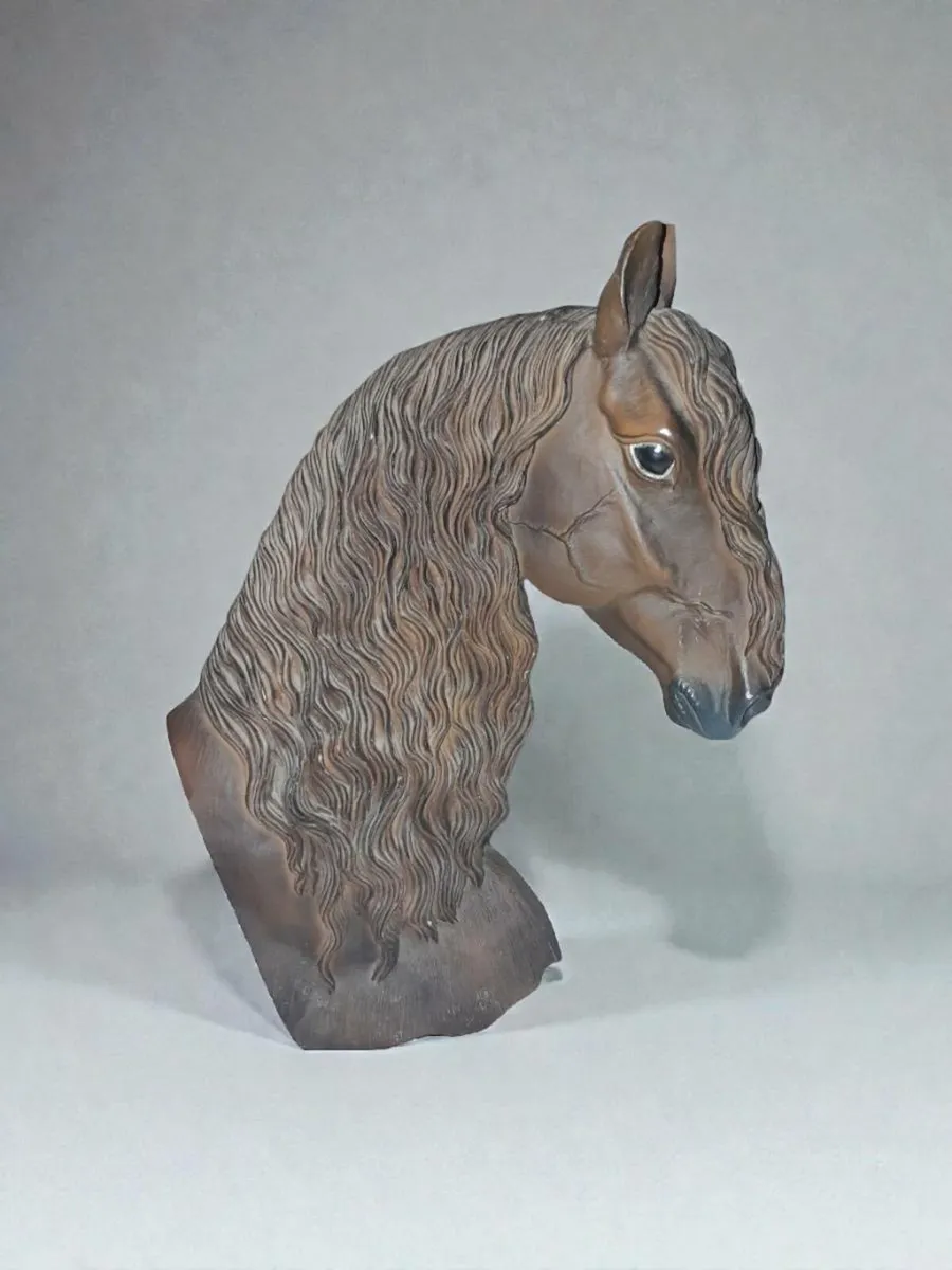 Large horse head statue - Image 2